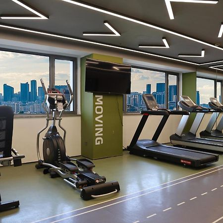 Holiday Inn Shanghai Huaxia By Ihg - Overlooking City Scenery At Sky View Restaurant Eksteriør bilde