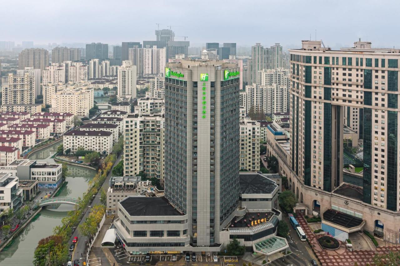 Holiday Inn Shanghai Huaxia By Ihg - Overlooking City Scenery At Sky View Restaurant Eksteriør bilde