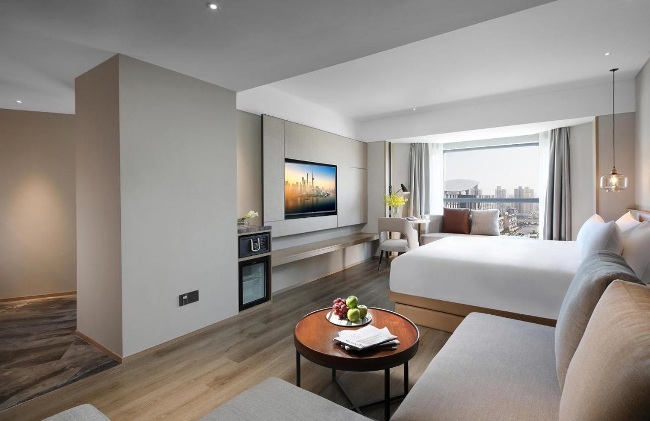 Holiday Inn Shanghai Huaxia By Ihg - Overlooking City Scenery At Sky View Restaurant Eksteriør bilde