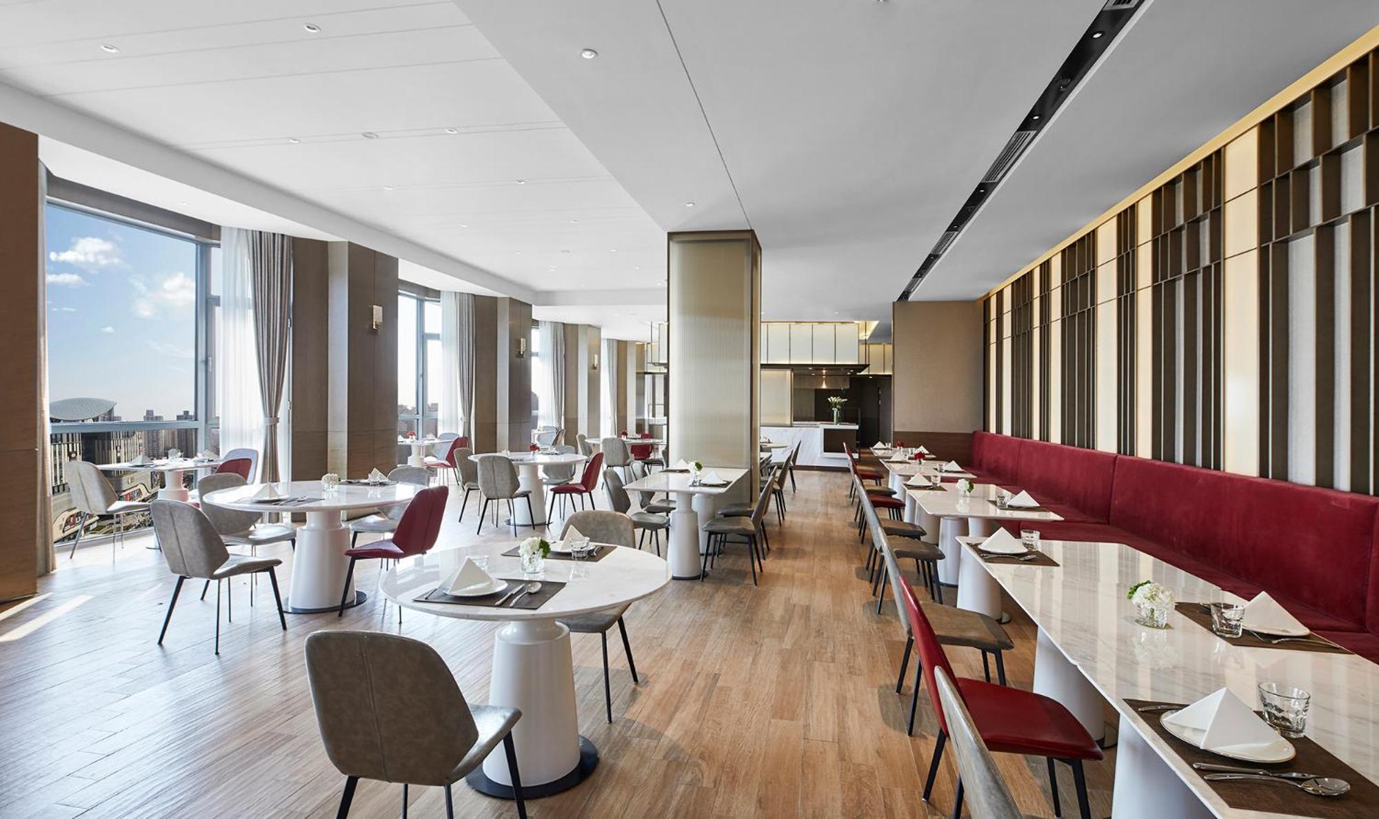 Holiday Inn Shanghai Huaxia By Ihg - Overlooking City Scenery At Sky View Restaurant Eksteriør bilde