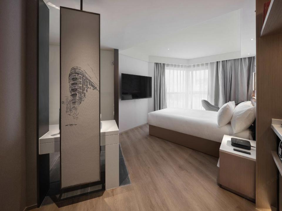 Holiday Inn Shanghai Huaxia By Ihg - Overlooking City Scenery At Sky View Restaurant Eksteriør bilde